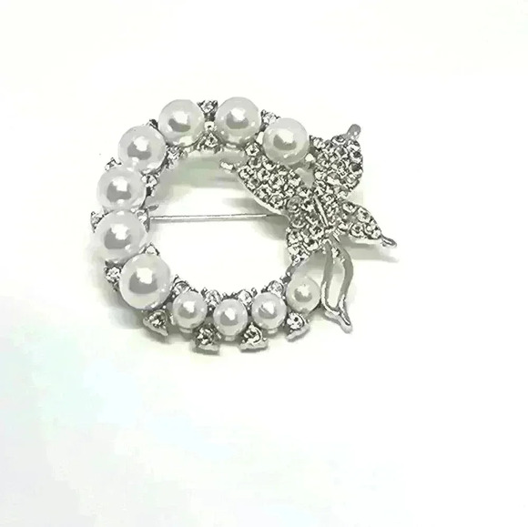 NWOT Beautiful Faux Pearl Round Brooch - Picture 2 of 5